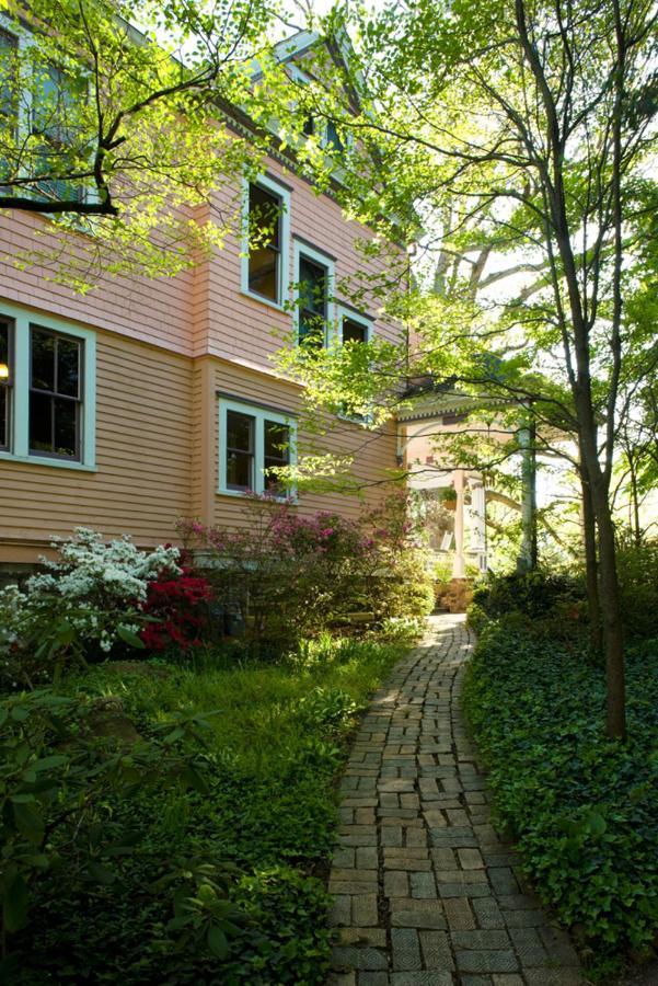 Beaufort House Bed & Breakfast 4*