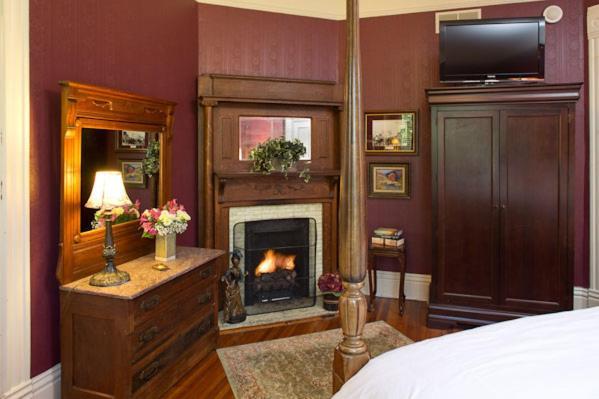 Beaufort House Bed & Breakfast 4*